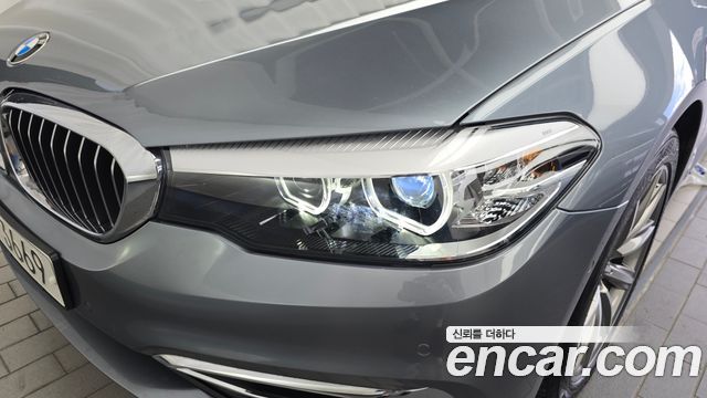 BMW 5-Series 2018 — photo 8