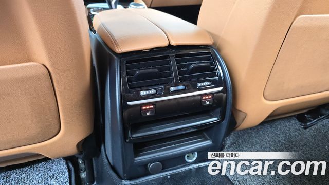 BMW 5-Series 2018 — photo 31