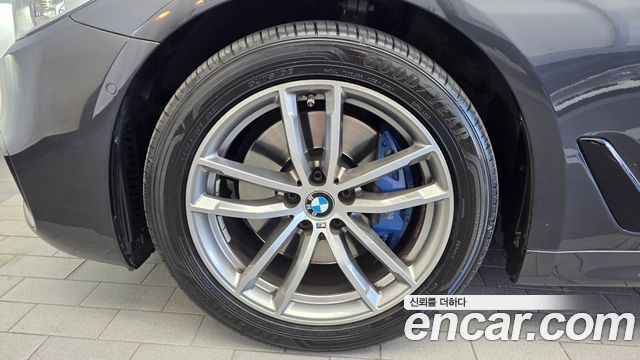 BMW 5-Series 2017 — photo 5