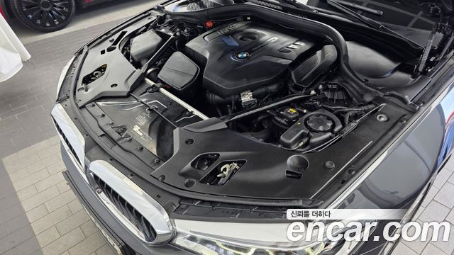 BMW 5-Series 2017 — photo 6