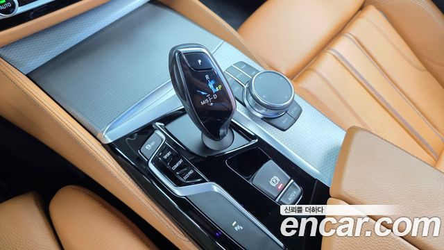 BMW 5-Series 2017 — photo 9