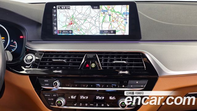 BMW 5-Series 2017 — photo 14