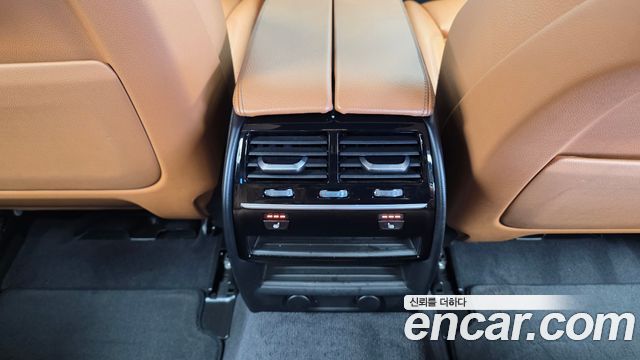 BMW 5-Series 2017 — photo 18