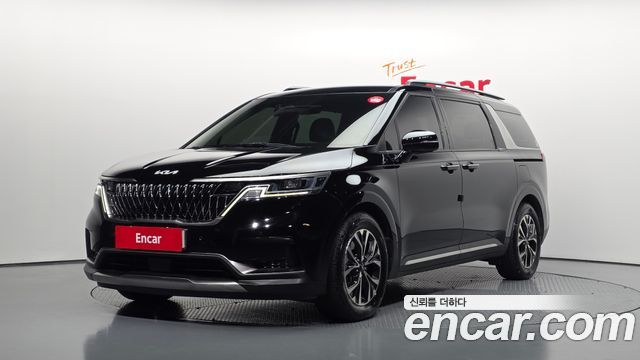 Kia Canival 2023 — photo 1