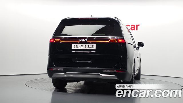 Kia Canival 2023 — photo 4