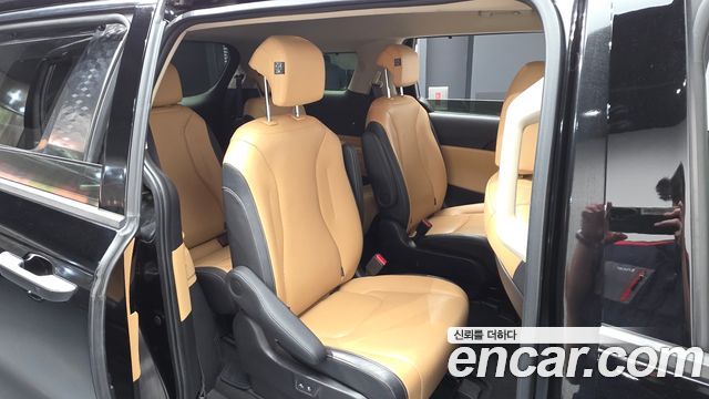 Kia Canival 2023 — photo 18
