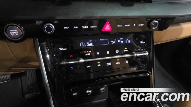 Kia Canival 2023 — photo 25