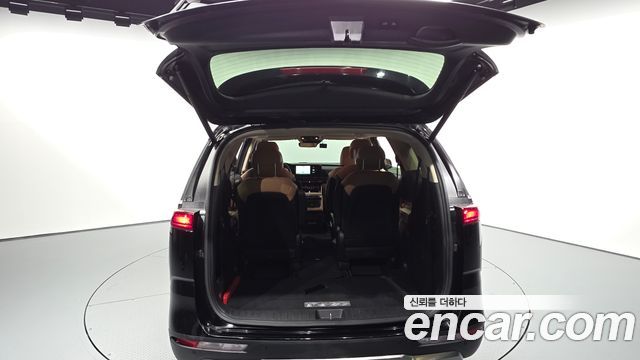 Kia Canival 2023 — photo 26