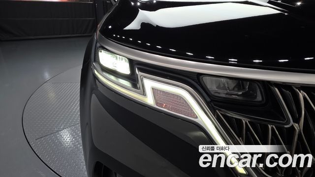 Kia Canival 2023 — photo 8