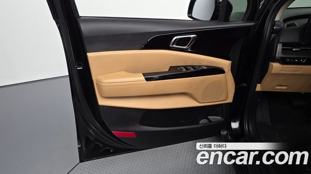 Kia Canival 2023 — photo 15