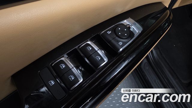 Kia Canival 2023 — photo 30
