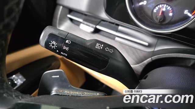 Kia Canival 2023 — photo 31