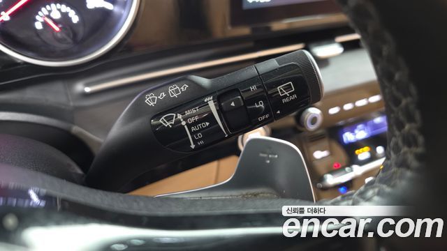 Kia Canival 2023 — photo 32