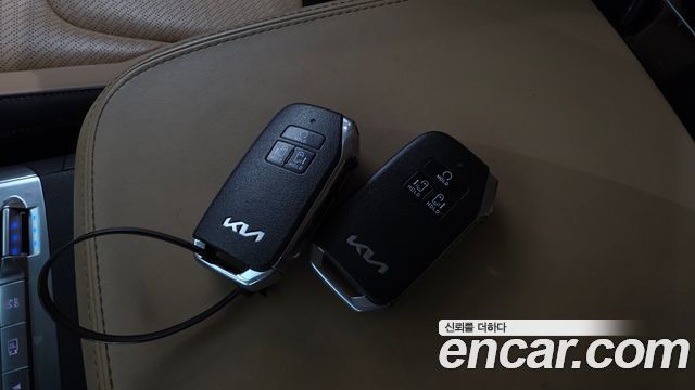 Kia Canival 2023 — photo 38