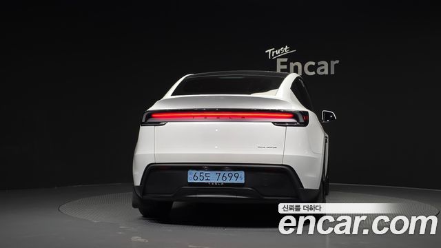 Tesla Model Y 2025 — photo 4