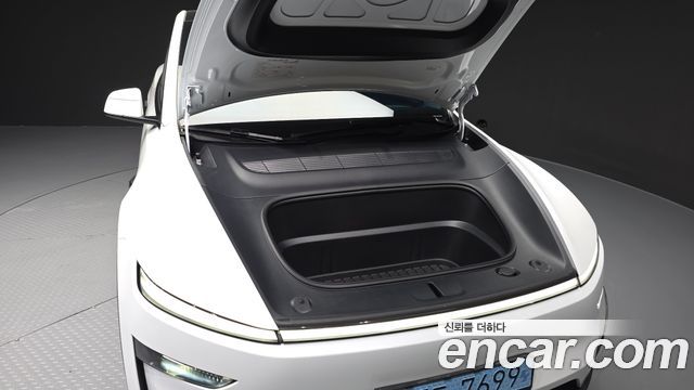 Tesla Model Y 2025 — photo 6