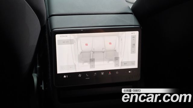 Tesla Model Y 2025 — photo 24