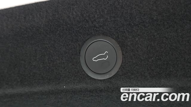 Tesla Model Y 2025 — photo 28