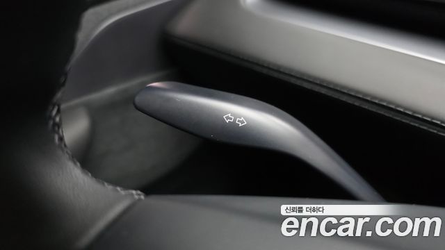 Tesla Model Y 2025 — photo 31
