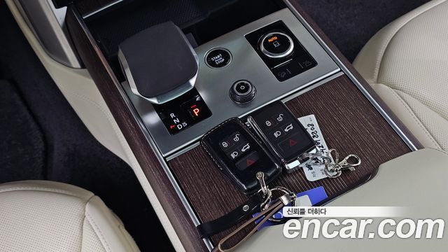 Land Rover Range Rover 2023 — photo 12
