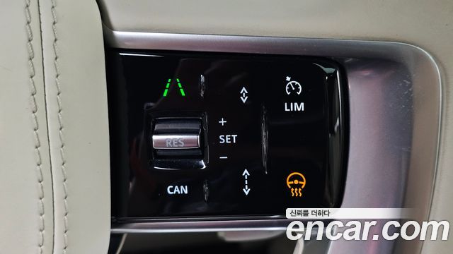 Land Rover Range Rover 2023 — photo 24