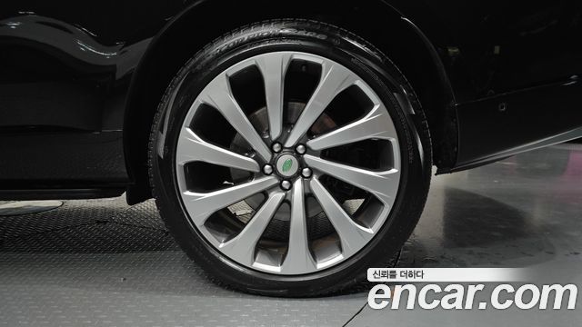 Land Rover Range Rover 2023 — photo 7
