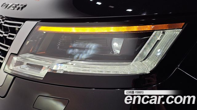 Land Rover Range Rover 2023 — photo 8