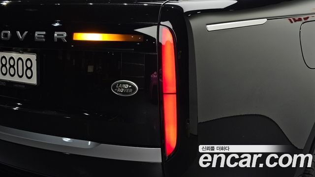 Land Rover Range Rover 2023 — photo 9