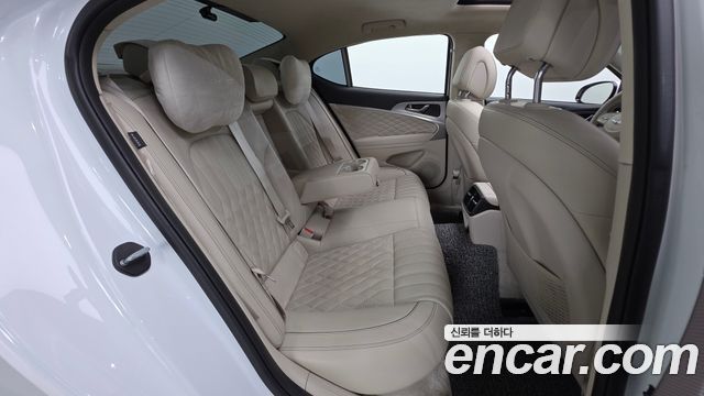 Genesis G70 2021 — photo 32