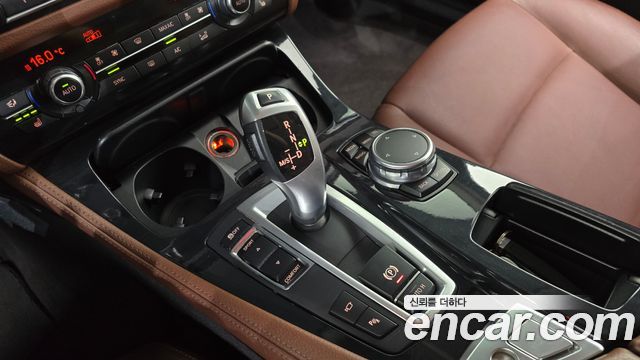 BMW 5-Series 2016 — photo 9