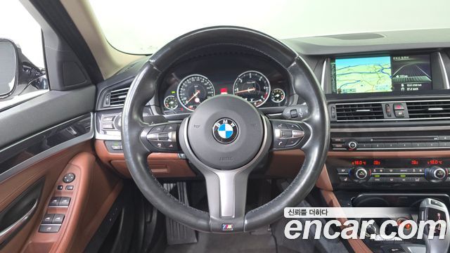 BMW 5-Series 2016 — photo 13
