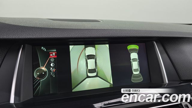 BMW 5-Series 2016 — photo 16