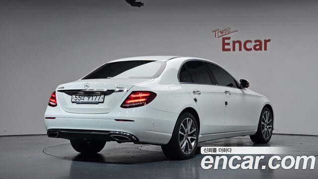 Mercedes-Benz E-Class 2019 — photo 2