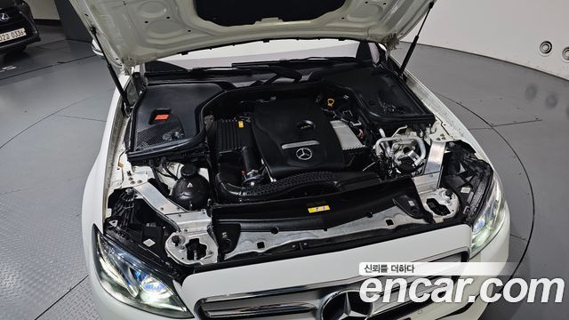 Mercedes-Benz E-Class 2019 — photo 6