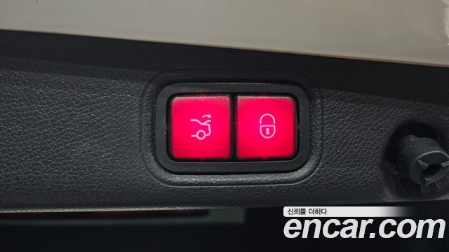Mercedes-Benz E-Class 2019 — photo 26