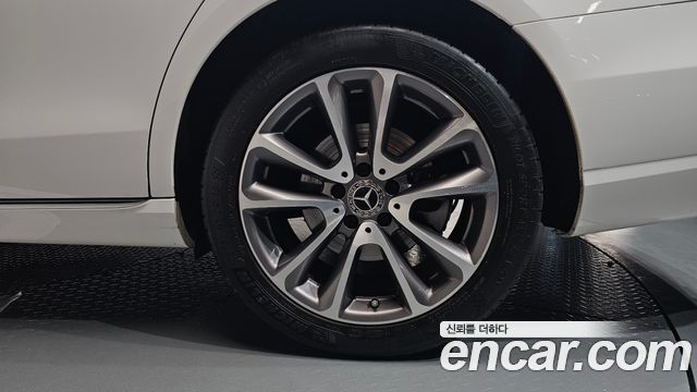 Mercedes-Benz E-Class 2019 — photo 7