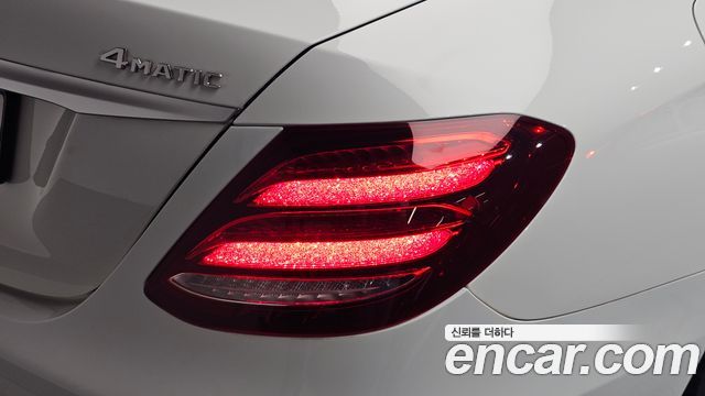 Mercedes-Benz E-Class 2019 — photo 9