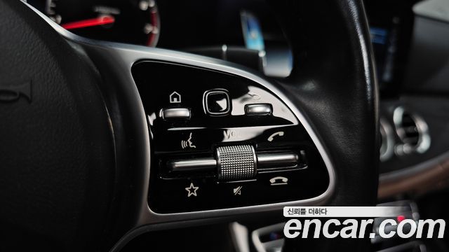 Mercedes-Benz E-Class 2019 — photo 32