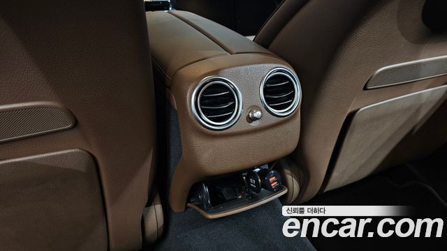 Mercedes-Benz E-Class 2019 — photo 36