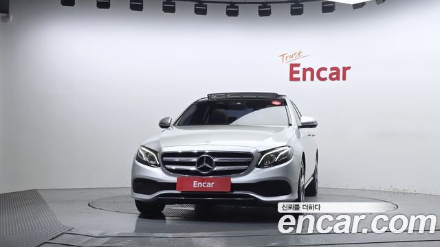 Mercedes-Benz E-Class 2017 — photo 3