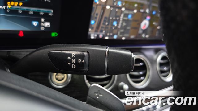 Mercedes-Benz E-Class 2017 — photo 9