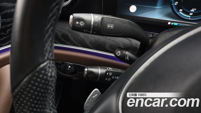 Mercedes-Benz E-Class 2017 — photo 16