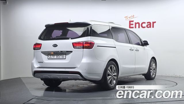 Kia Canival 2015 — photo 2