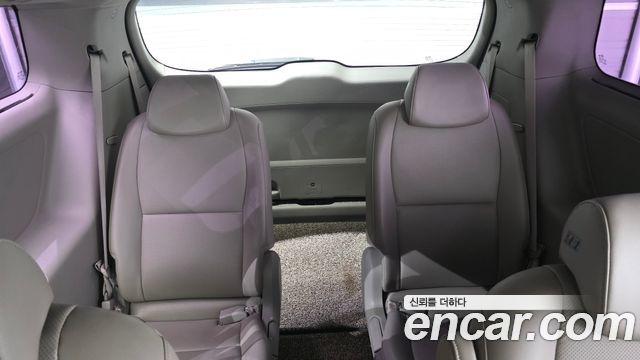 Kia Canival 2015 — photo 13
