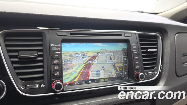 Kia Canival 2015 — photo 16