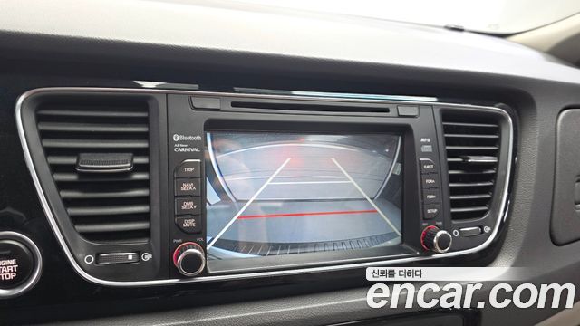 Kia Canival 2015 — photo 17