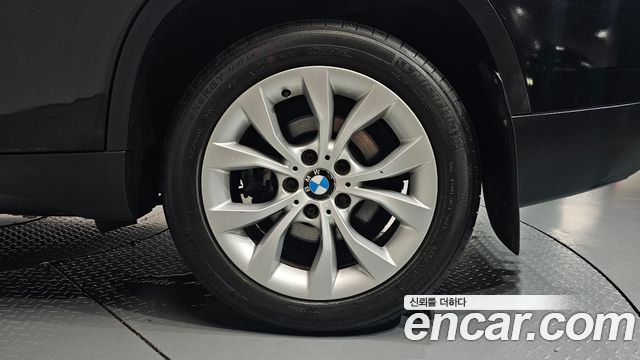 BMW X1 2011 — photo 7