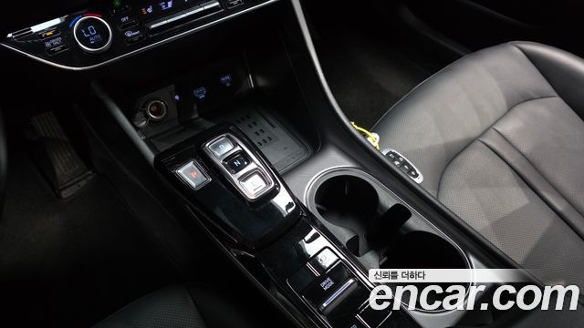 Hyundai Sonata 2022 — photo 9