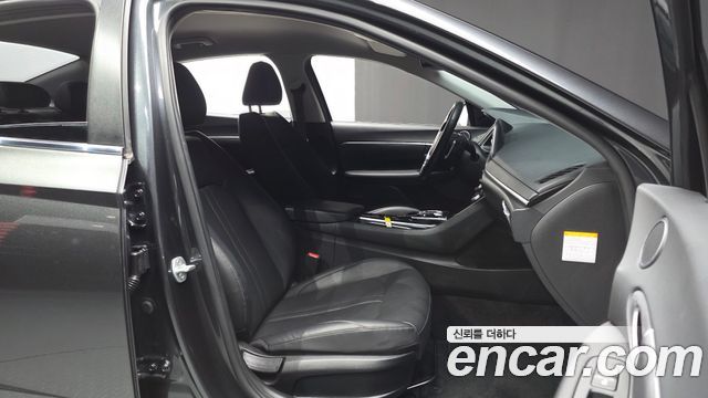Hyundai Sonata 2022 — photo 11
