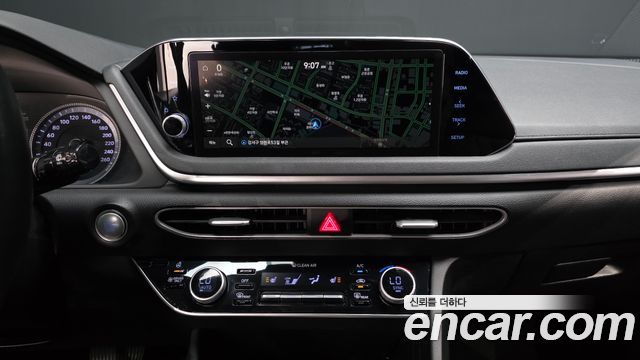 Hyundai Sonata 2022 — photo 14